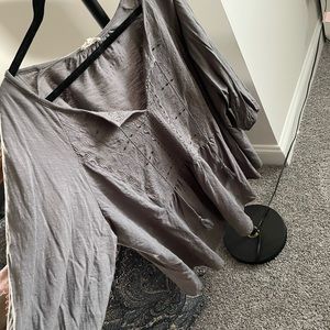 Grey top